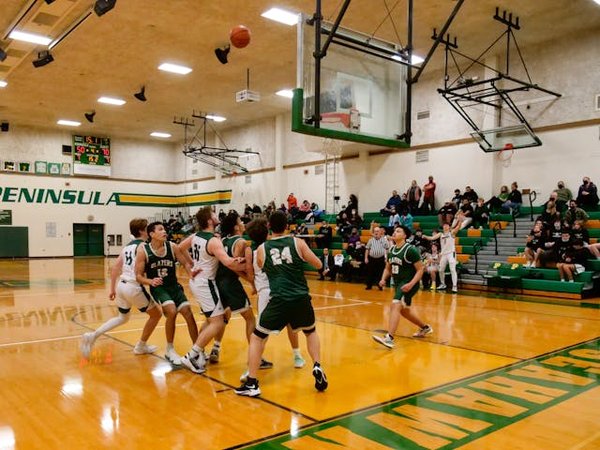 How should UK basketball players adjust their sleep schedules to maximize rest before significant matches?